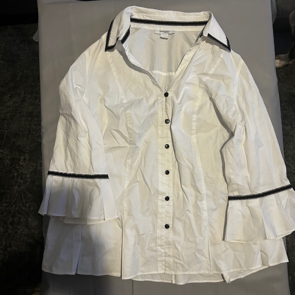 Dressbarn Woman White Button Down Shirt 1X Black‎ Trim Bell Sleeve Stretch Top